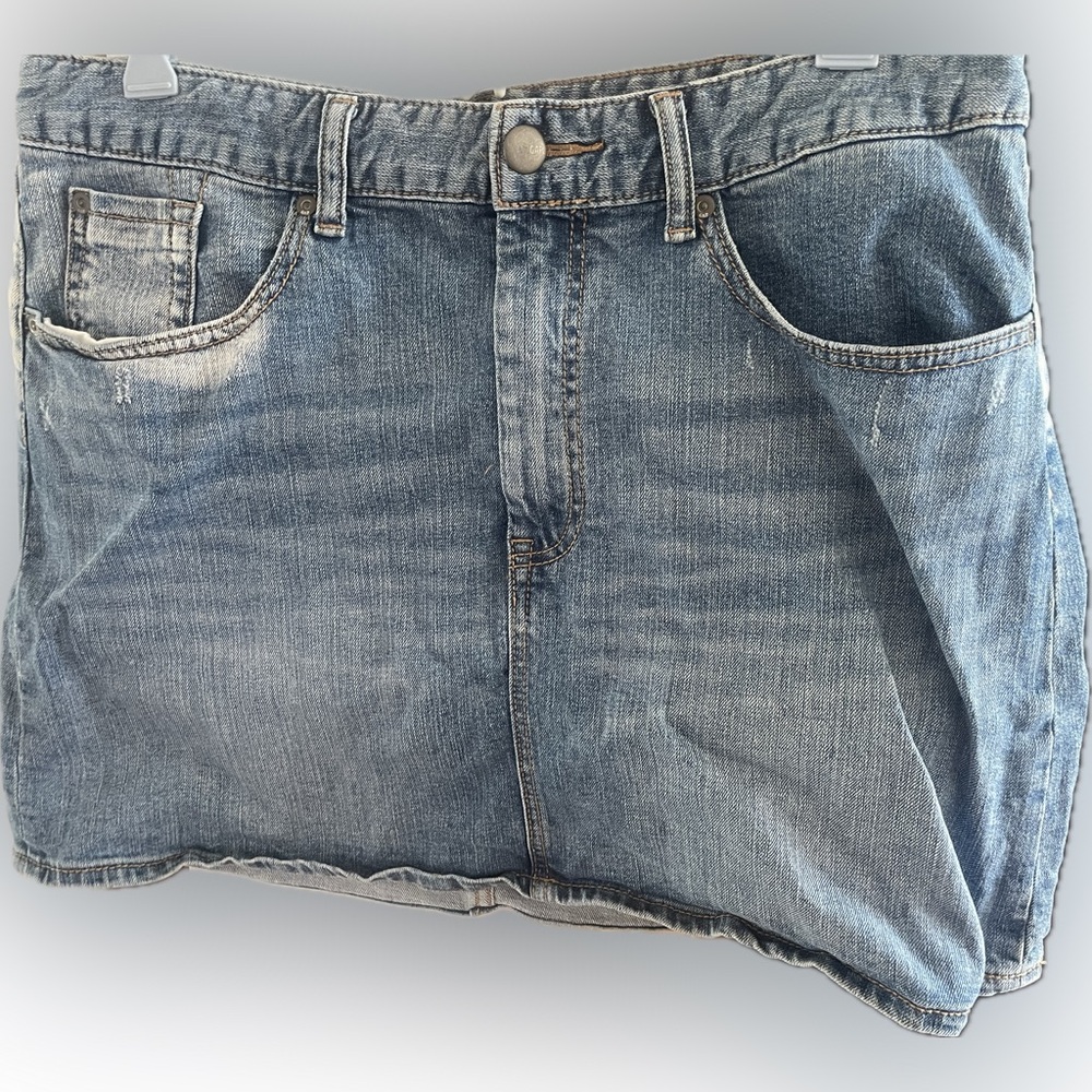 Vintage - Y2K early 2000s Gap distressed skirt